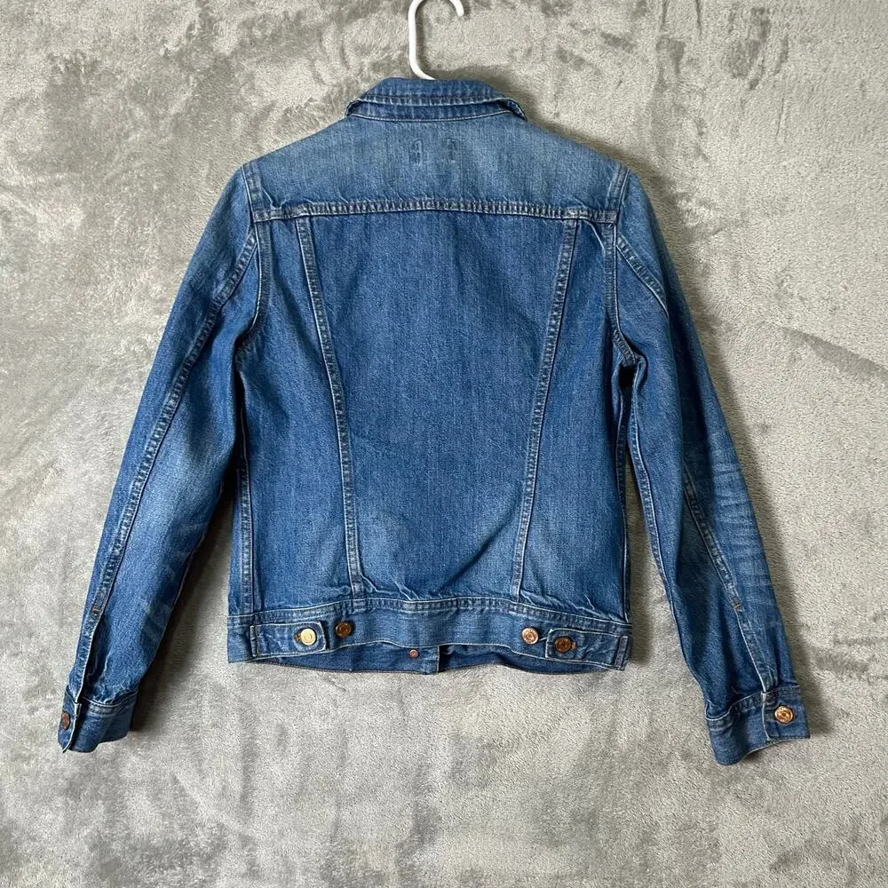 J.Crew Classic Denim Jacket Small Wash Fitted Button Front Trucker Style Classic